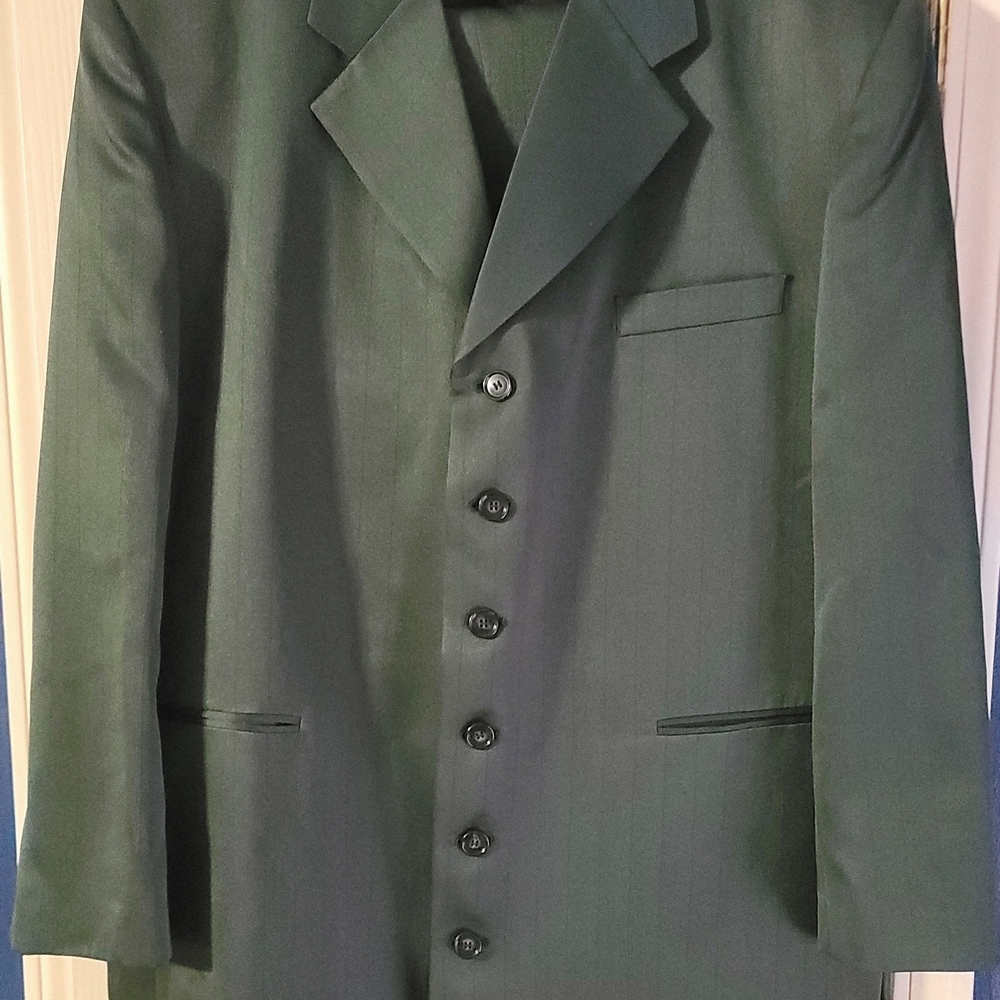 Elegant Dark Green Men's Gino Cappeli Suit 46R